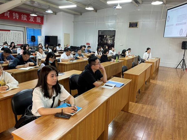公司組織開展“EPC工程總承包合同風(fēng)險(xiǎn)防控暨材料調(diào)差法律策略”培訓(xùn)會(huì)