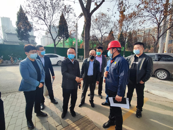 西安市住建局張小波副局長赴公司二〇四所37#職工住宅樓項目督導(dǎo)調(diào)研